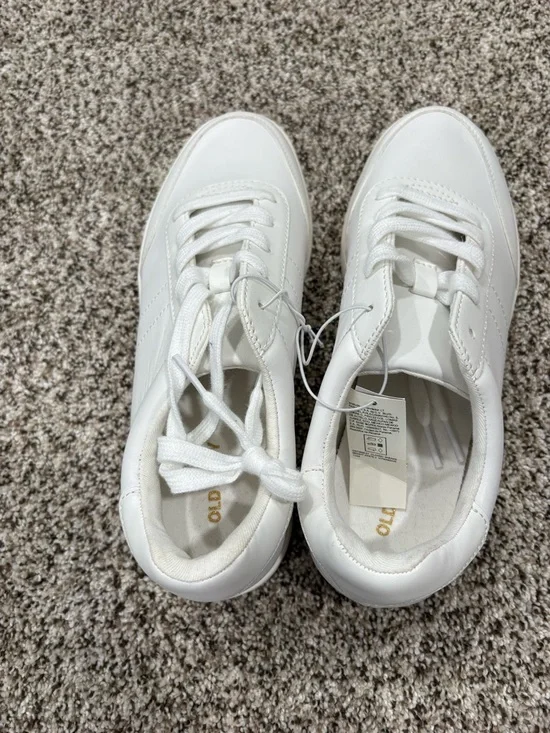 Old Navy White Low-Top Sneakers for Women - Picture 2 of 5